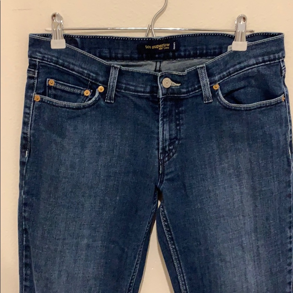 Levi’s too super low 524
